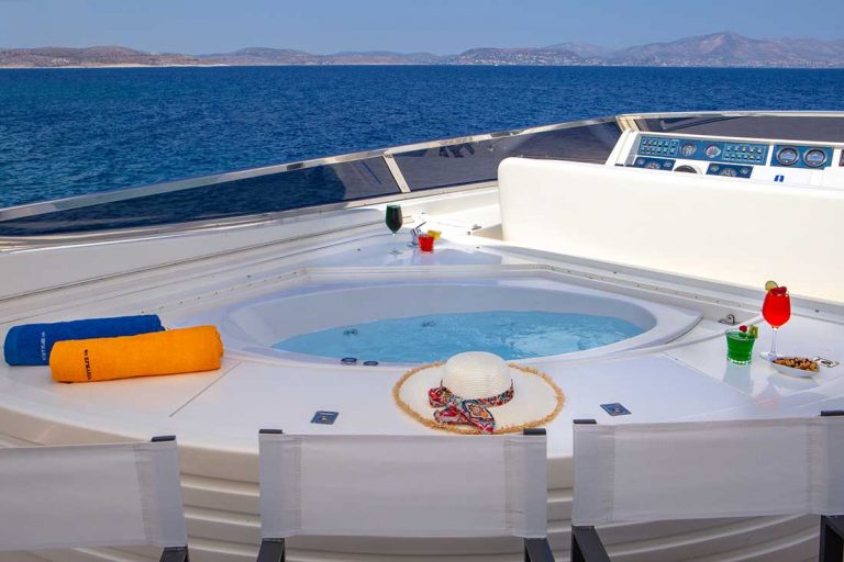 Outdoor Jacuzzi on beautiful Fly Bridge.